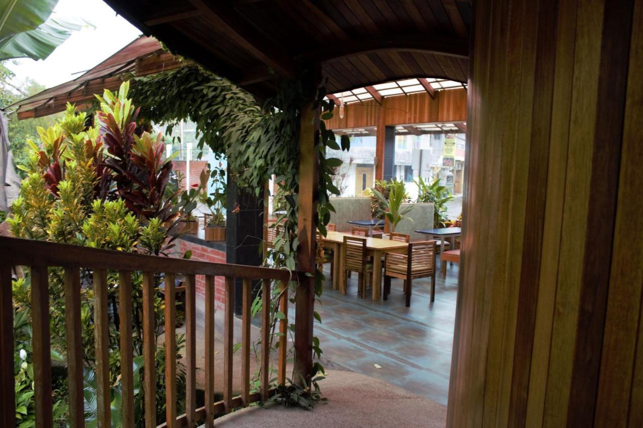 Hostal Zafiro ميندو المظهر الخارجي الصورة